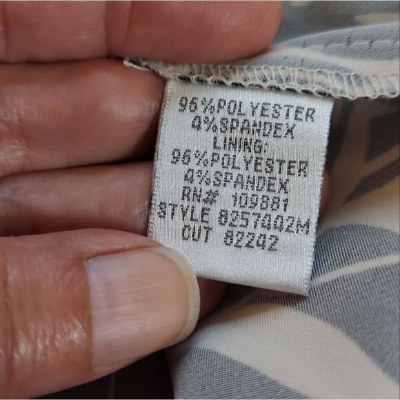 Donna Ricco Cocktail Dress Perfect Fitted Dress Abstract Roses Size 6 - Picture 11 of 11